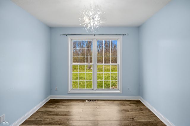 4565 W Carr Hill Road, Columbus, IN 47201