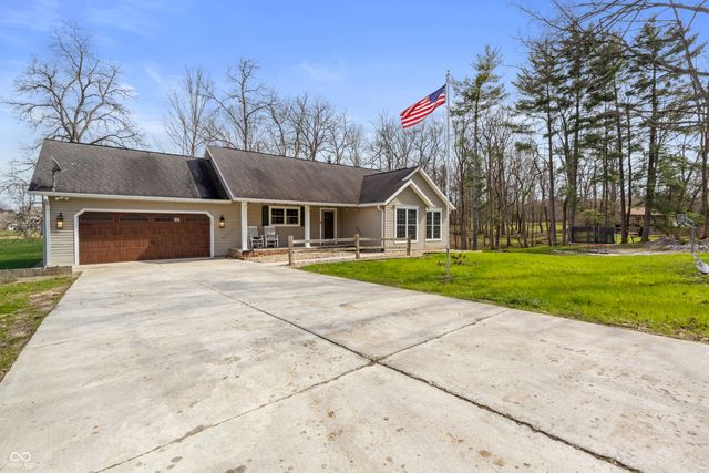 4565 W Carr Hill Road, Columbus, IN 47201