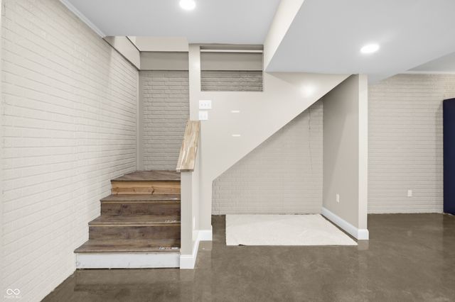 4565 W Carr Hill Road, Columbus, IN 47201