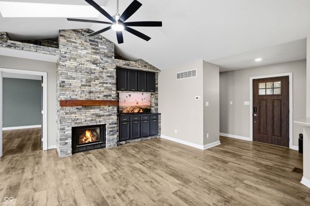 4565 W Carr Hill Road, Columbus, IN 47201