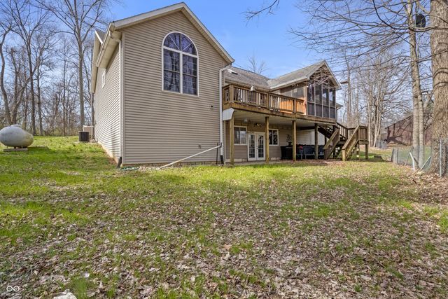 4565 W Carr Hill Road, Columbus, IN 47201