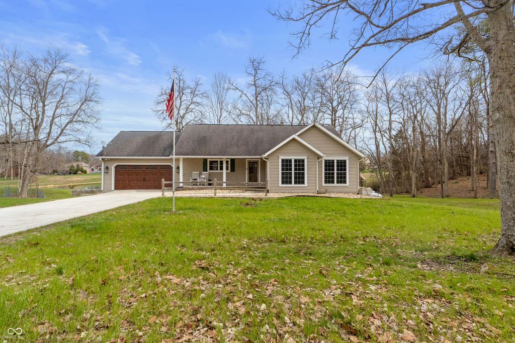 4565 W Carr Hill Road, Columbus, IN 47201