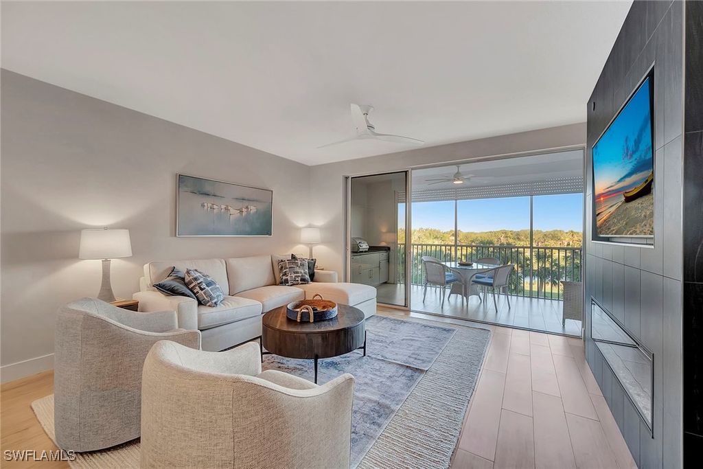 7671 Pebble Creek CIR 303, Naples, FL 34108