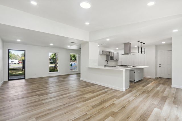 9807 Kendal DR, Austin, TX 78753