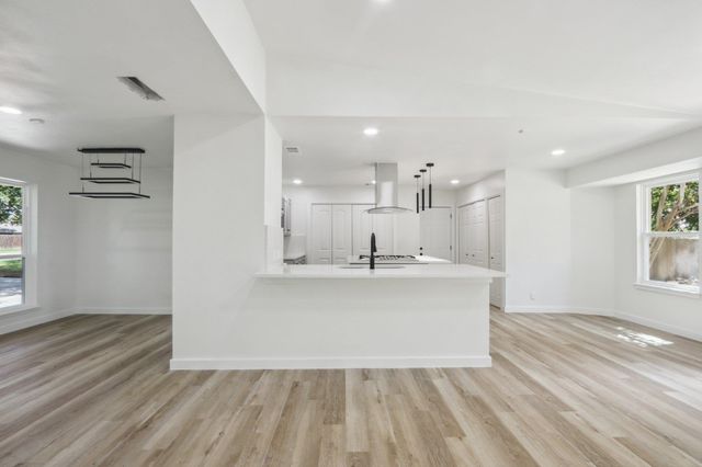 9807 Kendal DR, Austin, TX 78753
