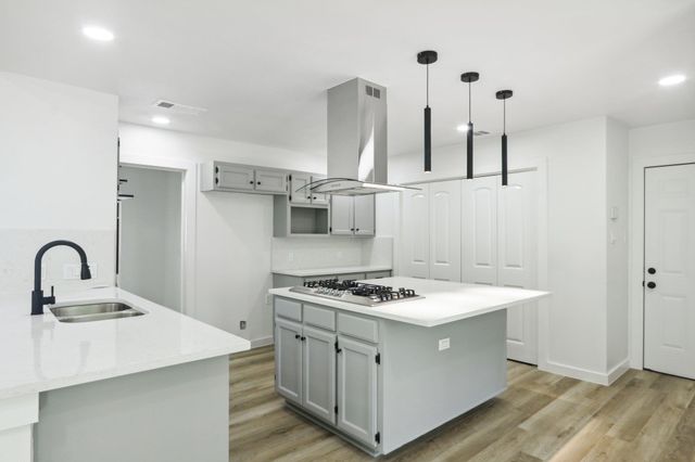 9807 Kendal DR, Austin, TX 78753