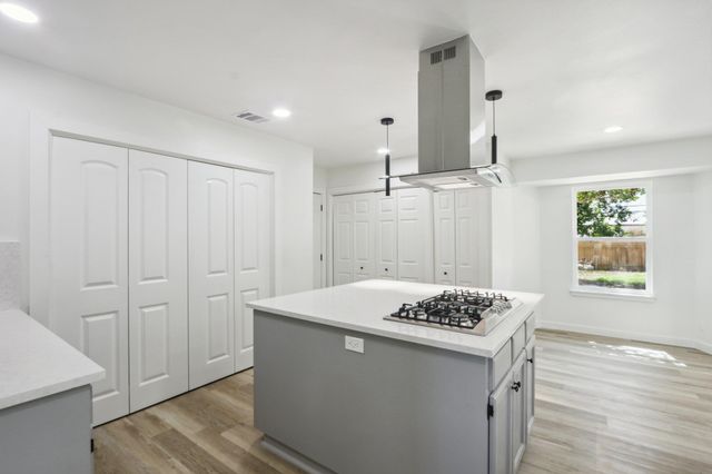 9807 Kendal DR, Austin, TX 78753