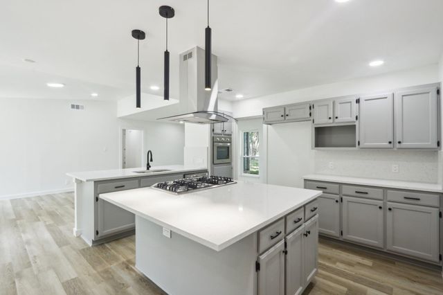 9807 Kendal DR, Austin, TX 78753