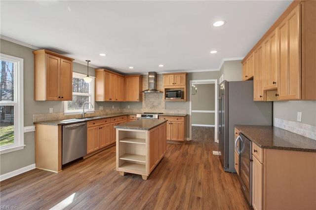 317 Lakeland CRES, Yorktown, VA 23693