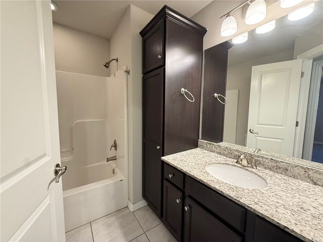 2731 Kilimanjaro Way, Rogers, AR 72758