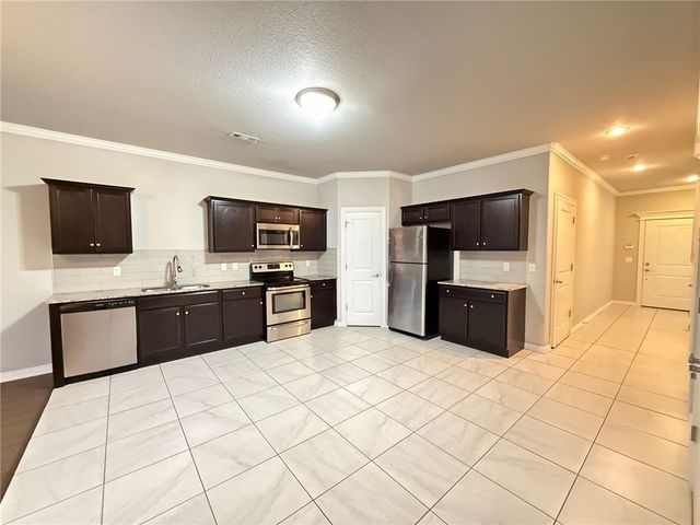2731 Kilimanjaro Way, Rogers, AR 72758