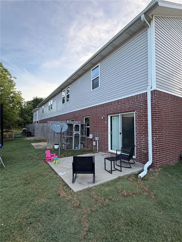 2731 Kilimanjaro Way, Rogers, AR 72758