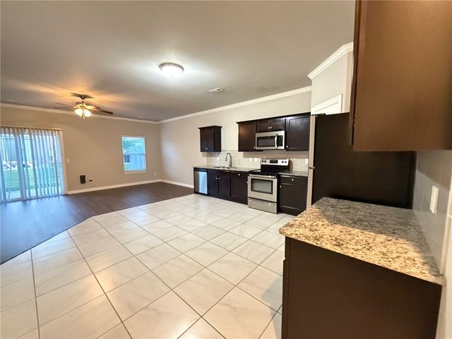 2731 Kilimanjaro Way, Rogers, AR 72758