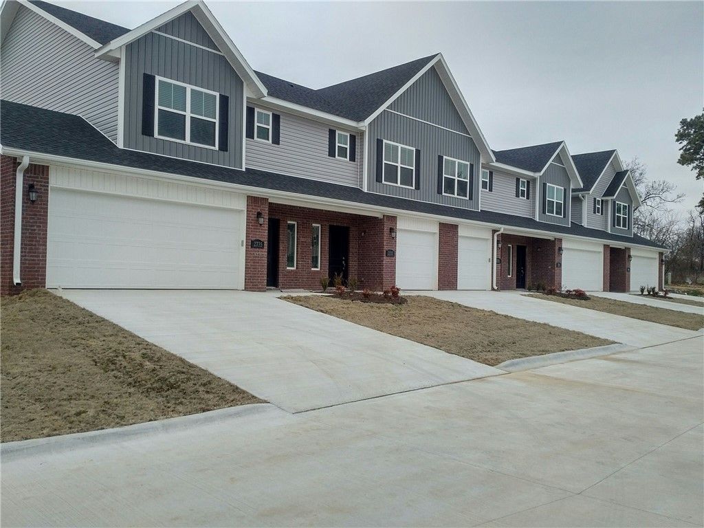 2731 Kilimanjaro Way, Rogers, AR 72758