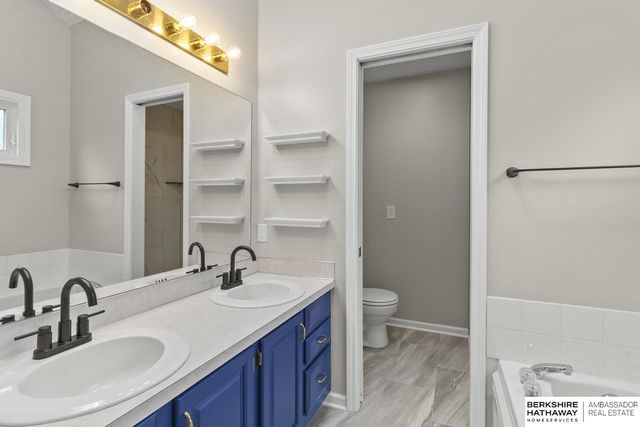 16558 Washington Street, Omaha, NE 68135