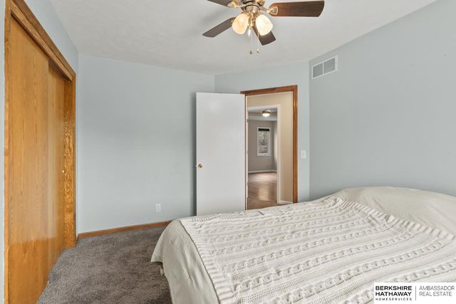 16558 Washington Street, Omaha, NE 68135