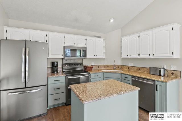 16558 Washington Street, Omaha, NE 68135