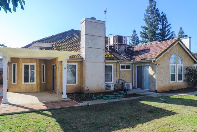 1340 E Omaha Avenue, Fresno, CA 93720