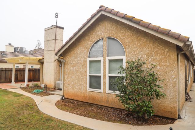 1340 E Omaha Avenue, Fresno, CA 93720