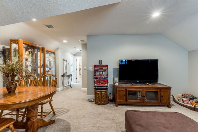 6509 W Collina St, Wichita, KS 67205