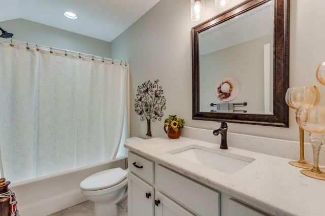 6509 W Collina St, Wichita, KS 67205