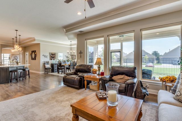 6509 W Collina St, Wichita, KS 67205