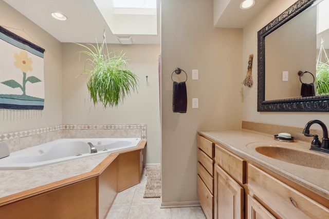 2208 OAK CLIFF DR, Columbia, MO 65203