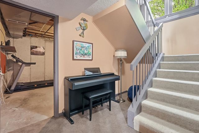 2208 OAK CLIFF DR, Columbia, MO 65203