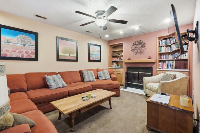 2208 OAK CLIFF DR, Columbia, MO 65203