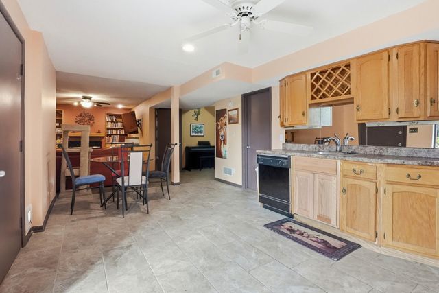 2208 OAK CLIFF DR, Columbia, MO 65203