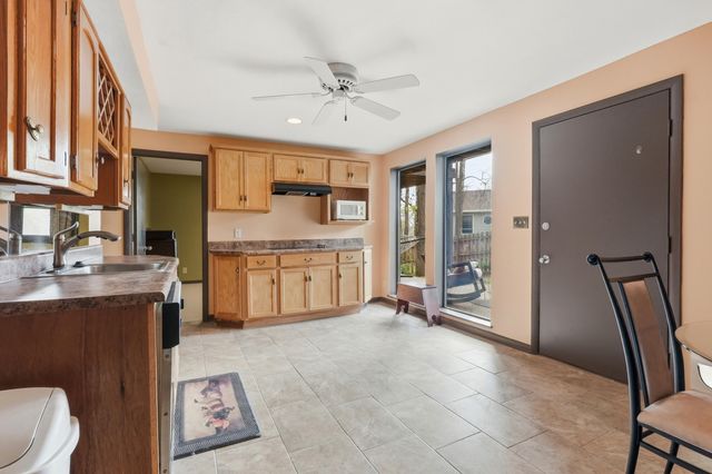 2208 OAK CLIFF DR, Columbia, MO 65203