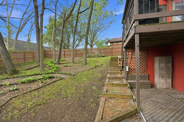 2208 OAK CLIFF DR, Columbia, MO 65203
