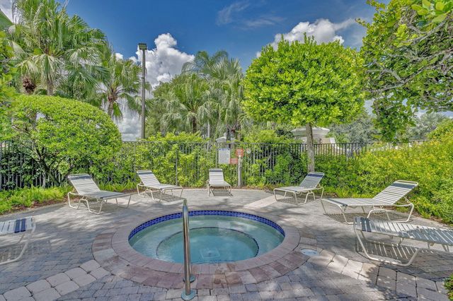 231 Berenger Walk, Royal Palm Beach, FL 33414