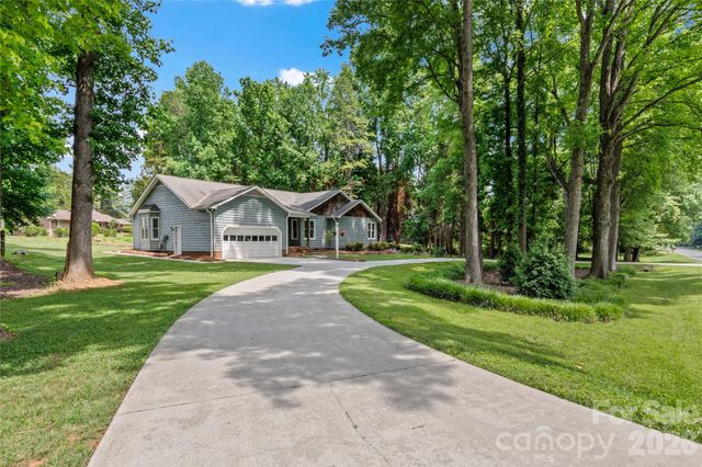 168 Whitehead Drive, Advance, NC 27006
