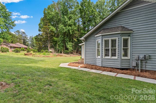 168 Whitehead Drive, Advance, NC 27006