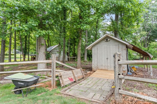 168 Whitehead Drive, Advance, NC 27006