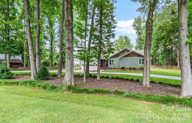 168 Whitehead Drive, Advance, NC 27006