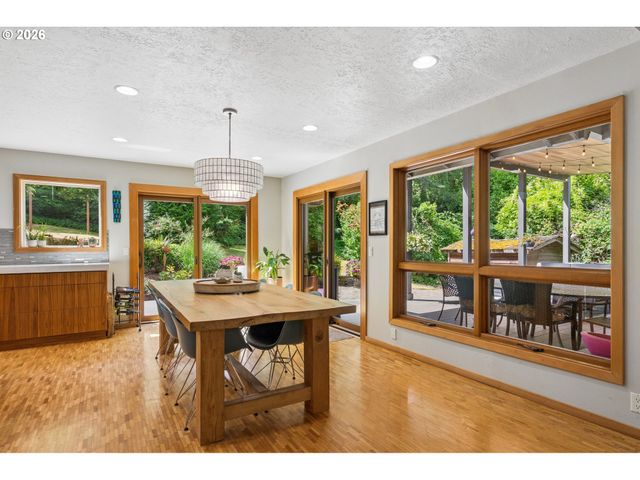 1046 Sw PALATINE St, Portland, OR 97219