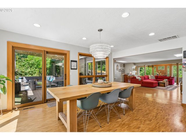 1046 Sw PALATINE St, Portland, OR 97219