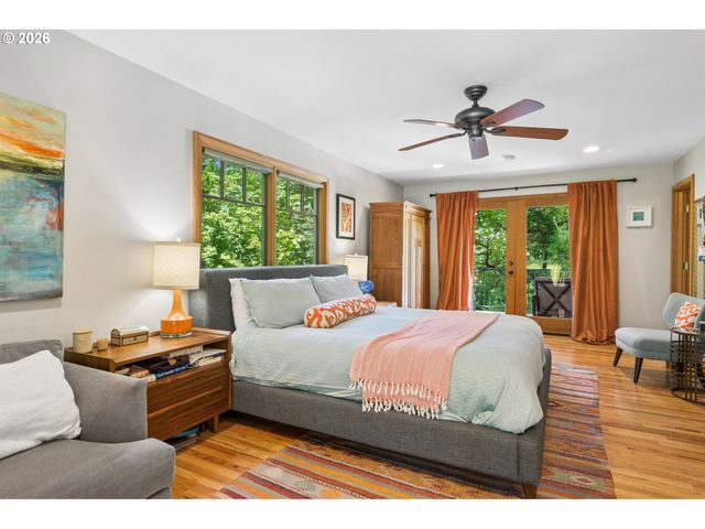 1046 Sw PALATINE St, Portland, OR 97219