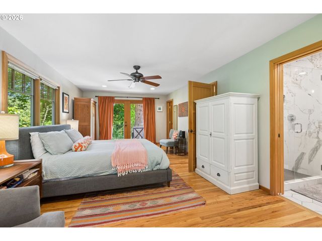1046 Sw PALATINE St, Portland, OR 97219
