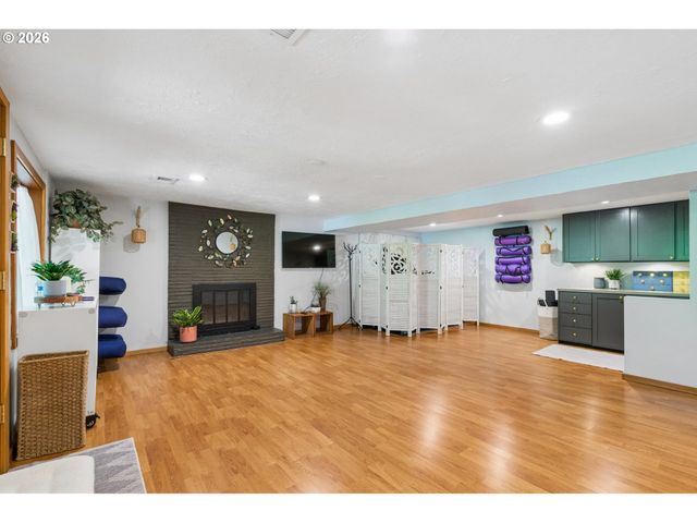 1046 Sw PALATINE St, Portland, OR 97219