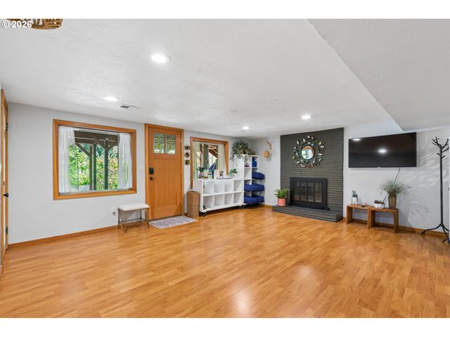 1046 Sw PALATINE St, Portland, OR 97219