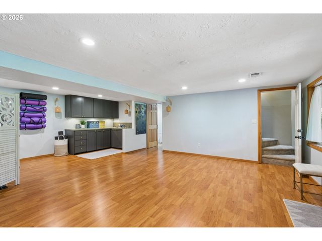 1046 Sw PALATINE St, Portland, OR 97219
