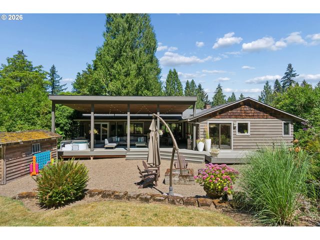 1046 Sw PALATINE St, Portland, OR 97219