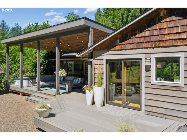 1046 Sw PALATINE St, Portland, OR 97219