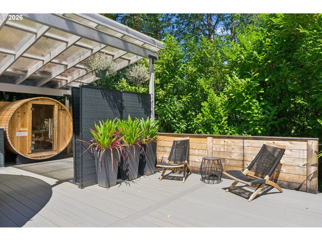 1046 Sw PALATINE St, Portland, OR 97219