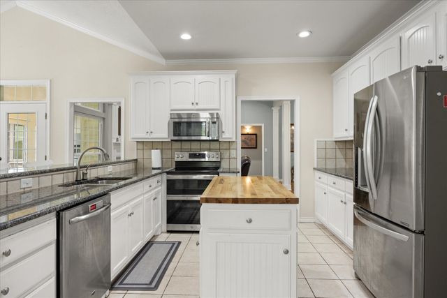 1712 Bent Tree Court, Granbury, TX 76049