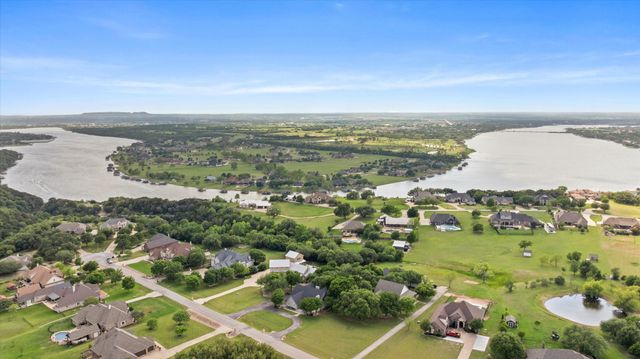 1712 Bent Tree Court, Granbury, TX 76049