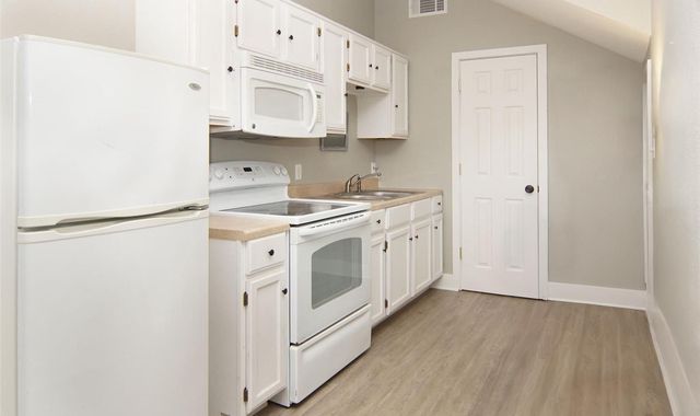 1712 Bent Tree Court, Granbury, TX 76049